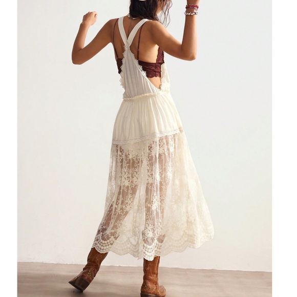 Floral lace Pockets Semi sheer  Ruffle hem  Stretchy waist  100% poly   S=2/4 M - Picture 6 of 6